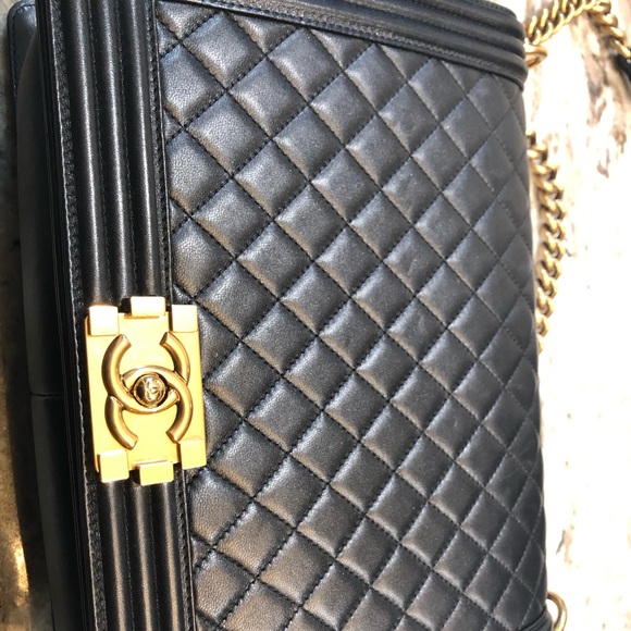 ****AUTHENTIC**** LARGE CHANEL BLACK BOY BAG - Picture 3 of 8